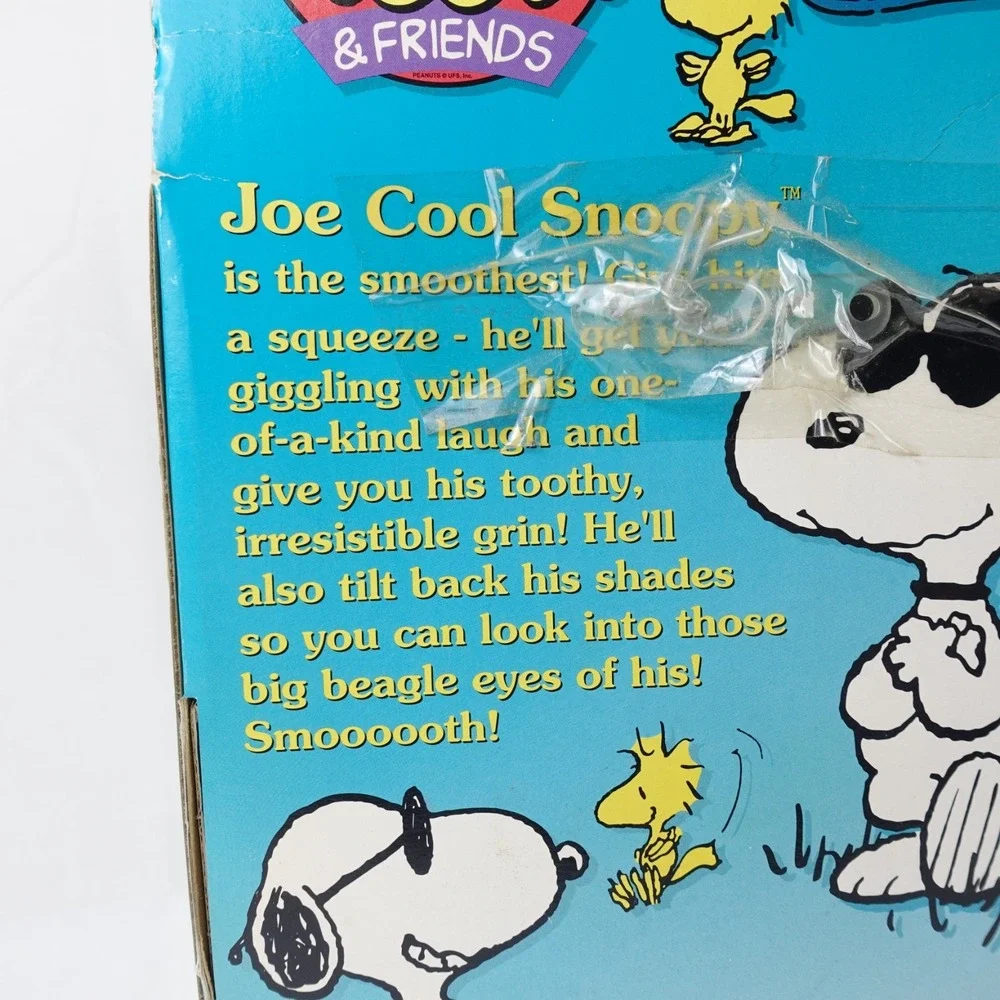 Vintage 1999 Snoopy & Friends Smiling Snoopy Doll Plush Peanuts Joe Cool Hasbro